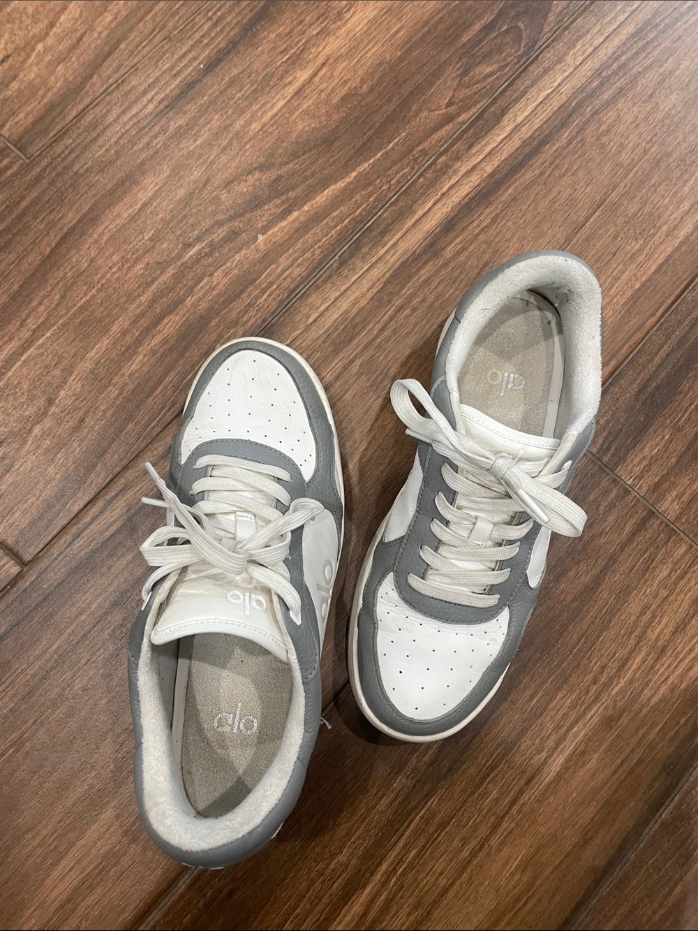 Alo sneakers 9.5m/11w